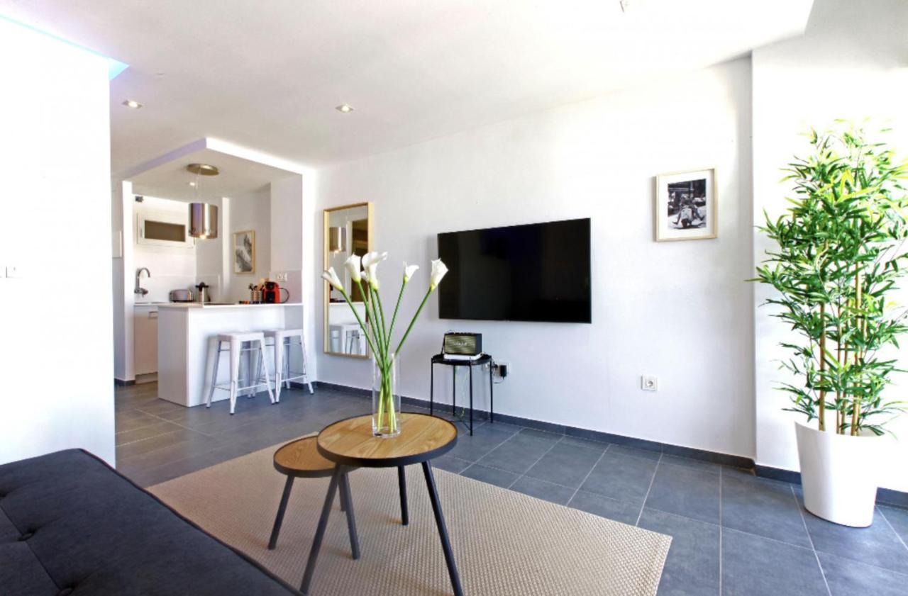 Precioso Apartamento Con Vistas Al Mar Y Piscinas Benalmadena Exterior photo